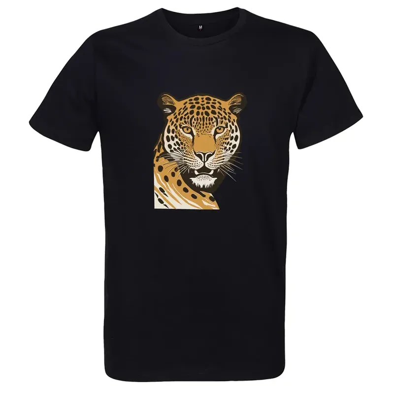t shirt homme noir imprimé sur la face, une panthère et son regard félin