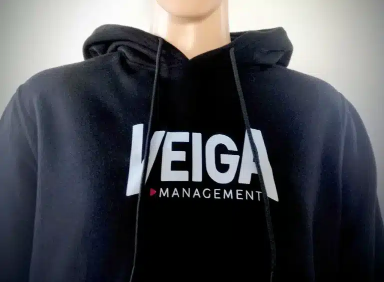 DTF sur hoodie pour Veiga Management par atypics