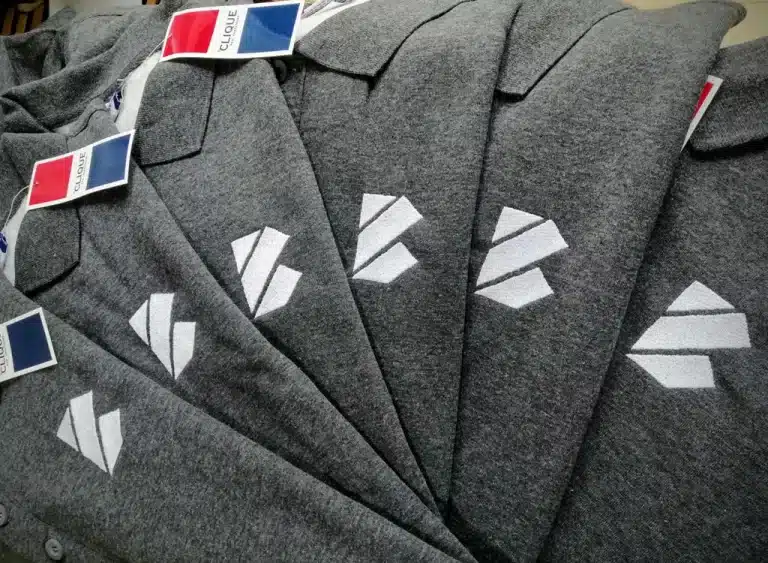broderie sur polo manches longues
